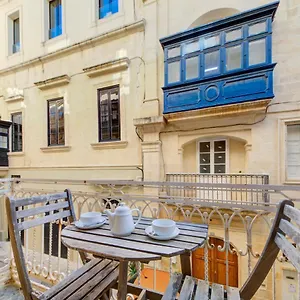 valletta-harbour-house-st-ursula-apartment.hotelssaintjulians.com/