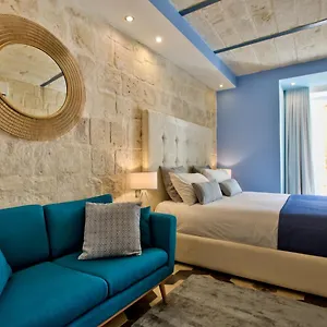 valletta-barrakka-suites.hotelssaintjulians.com/